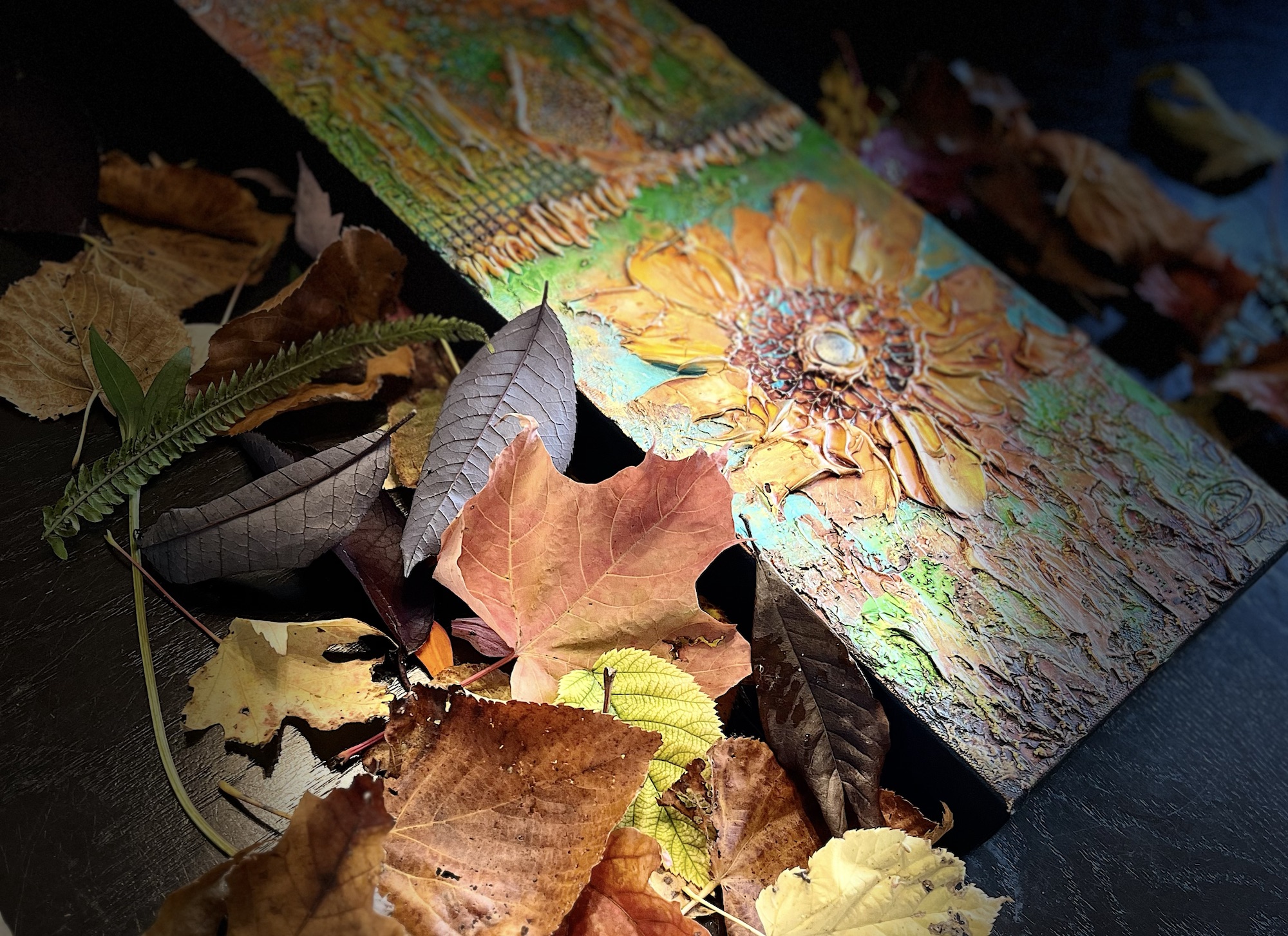 Peinture texture, motif, bijou, tournesol. Tableaux jaune, couleurs automne.